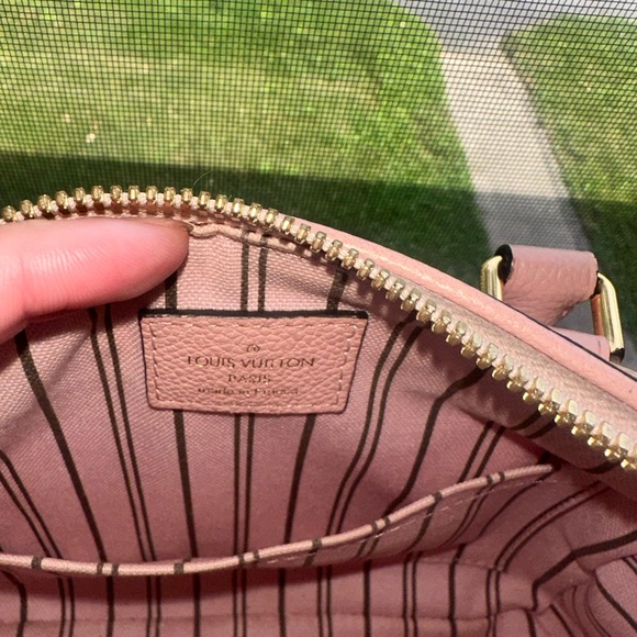 100% authentic Louis Vuitton empreinte speedy 20 💓 - Picture 3 of 10